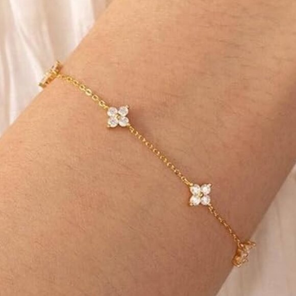 Neiman Marcus 14K Gold Plated Clover CZ Bracelet - Picture 5 of 6